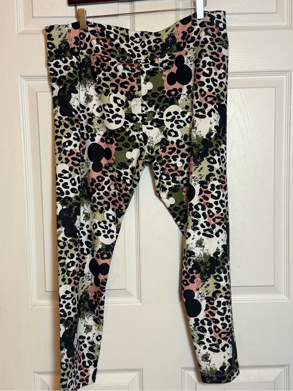 Authentic Disney Parks Wild About Disney Leggings Women Plus Sz 1X - Picture 2 of 4